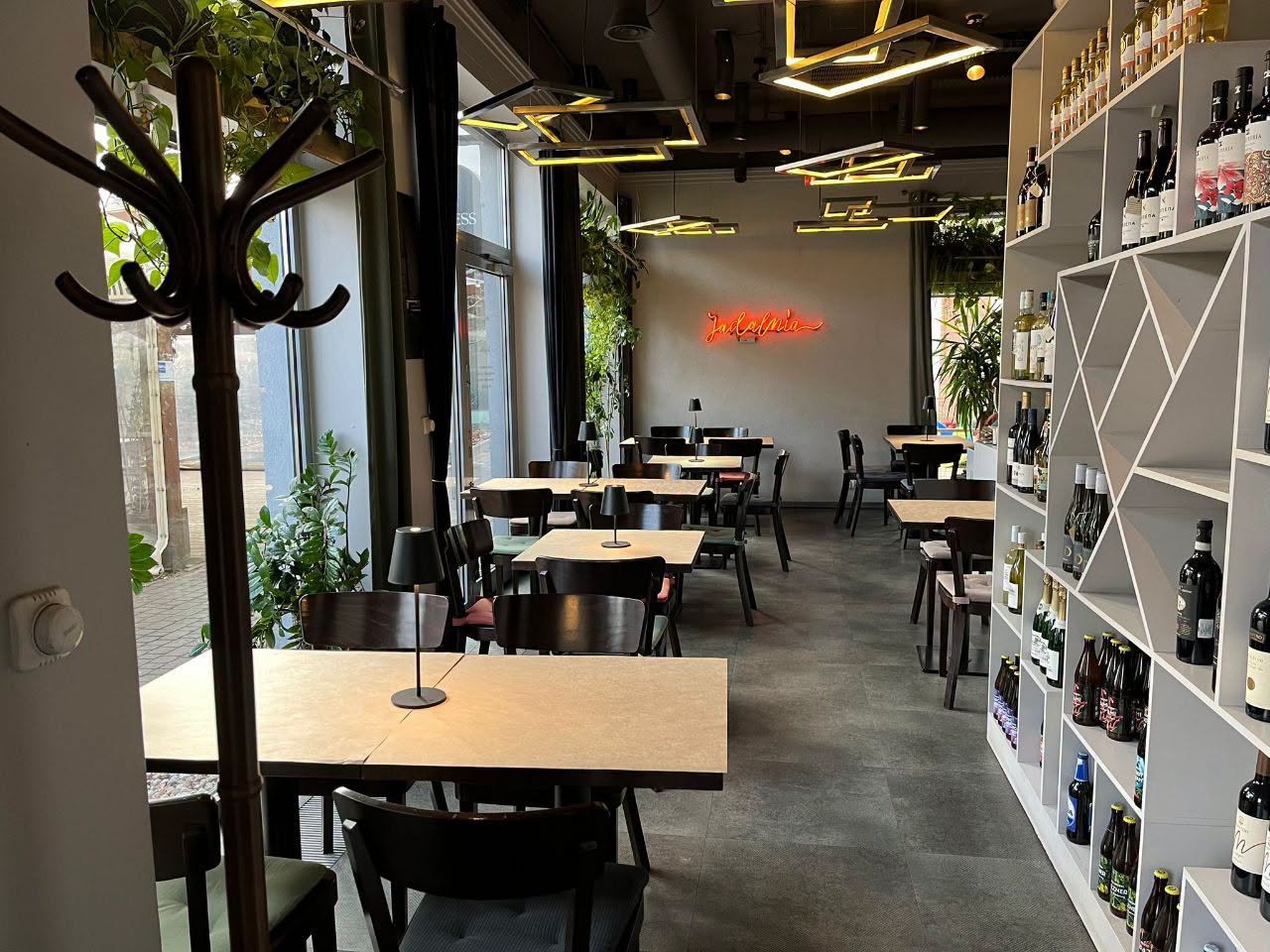 Prosperująca restauracja w Warszawie (Wawer, Międzylesie)