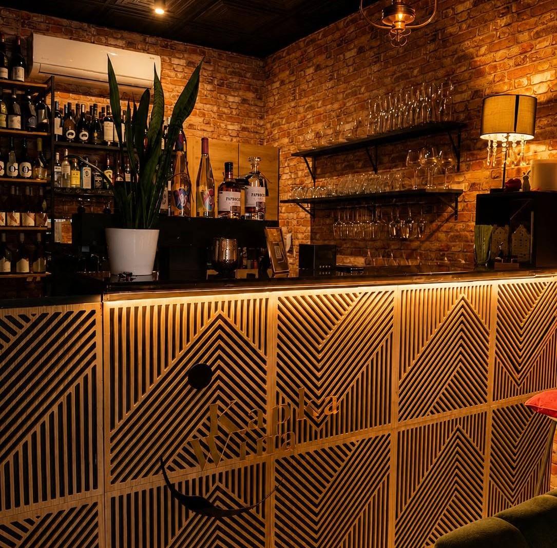 Wine bar i sklep specjalistyczny z wypracowaną marką